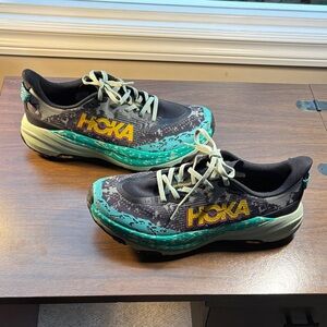 Hoka Women's Speed Goat 6 trail Black and Turquoise Athletic Shoes never worn